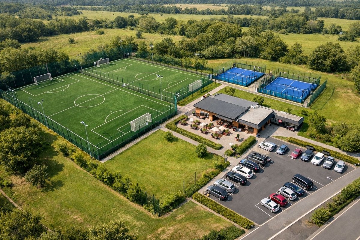 Cancha multideporte de césped sintético